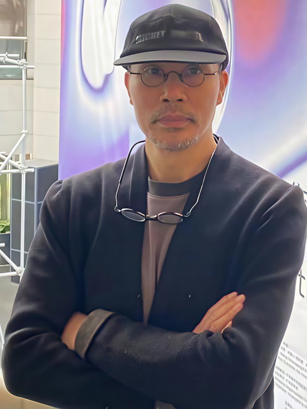 何智斌