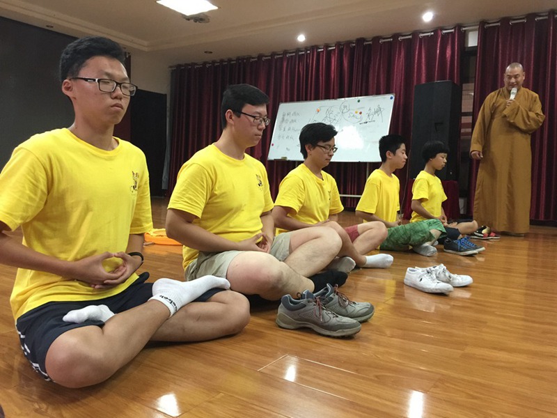 练习打坐中